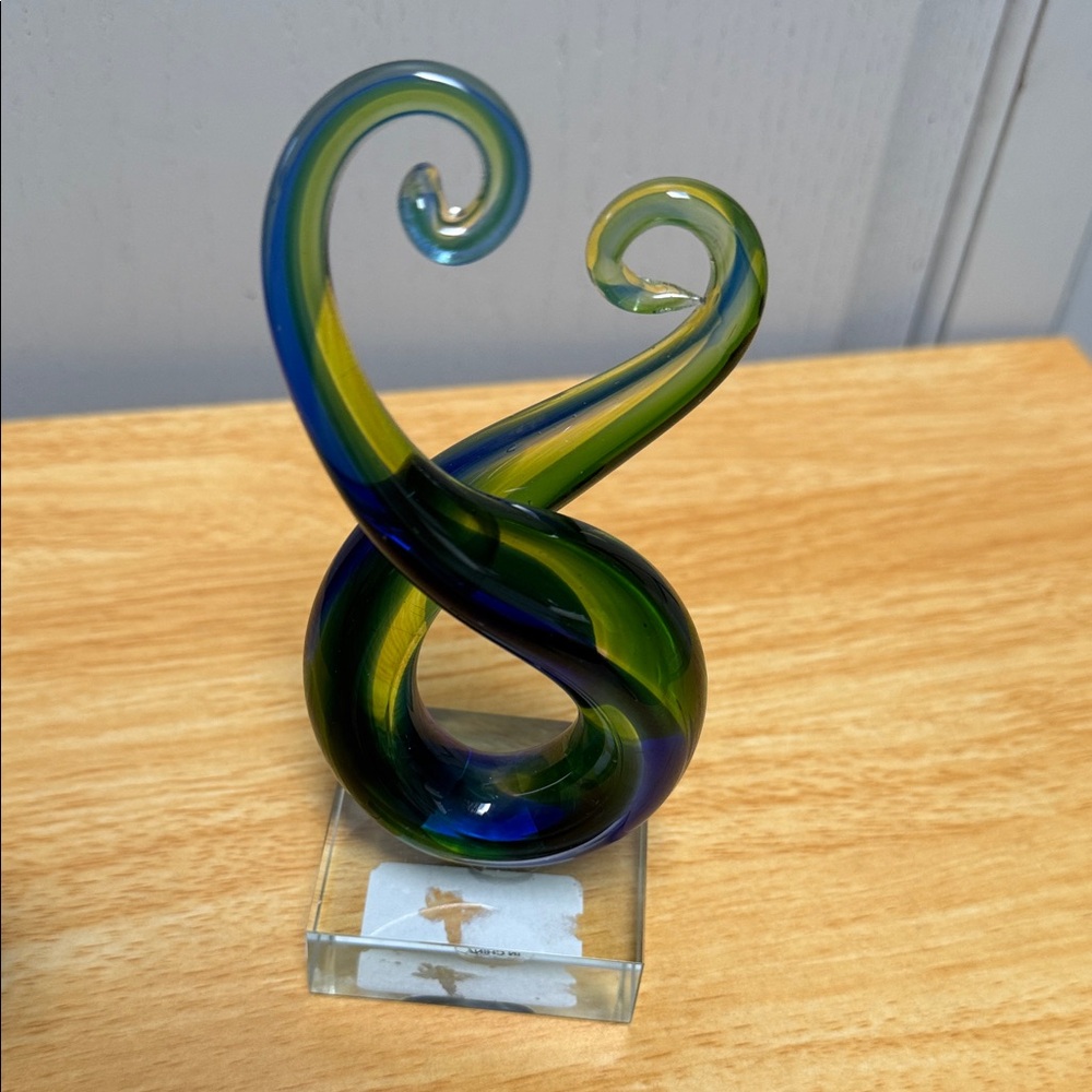 Elegant Twisting Glass Sculpture in Blue and Green - Picture 13 of 17